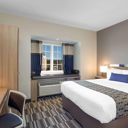 Microtel Inn Suites By Wyndham 南山 外观 照片