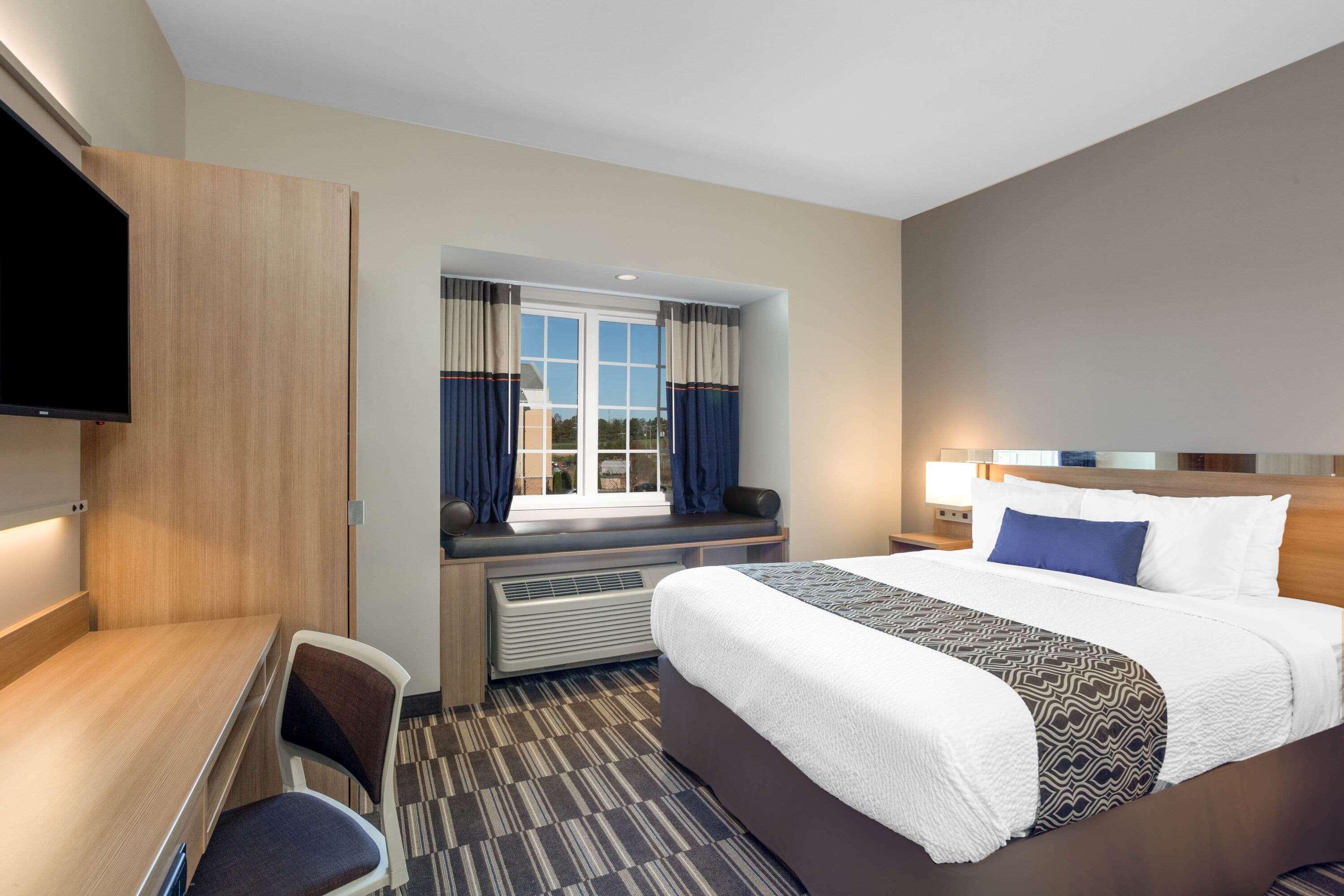 Microtel Inn Suites By Wyndham 南山 外观 照片