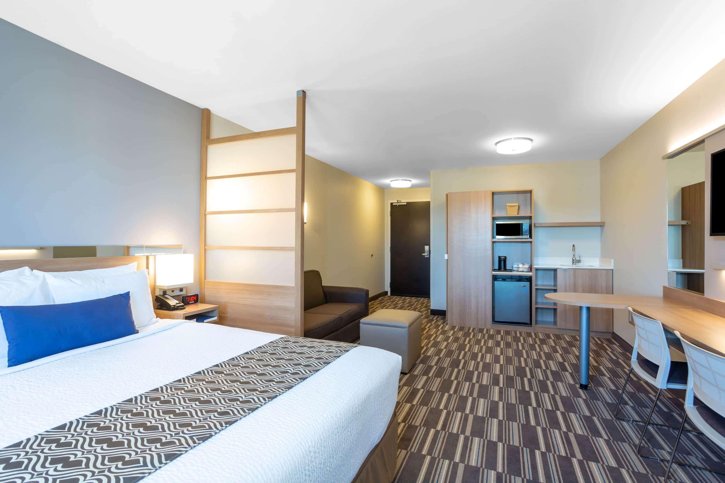 Microtel Inn Suites By Wyndham 南山 外观 照片